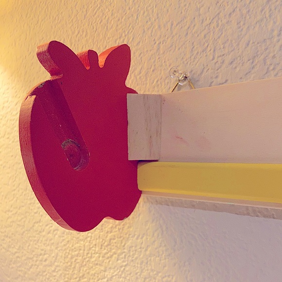 Apple 🍎 Paper Roller Ribbon Holder for DIY Arts & Crafts - Picture 4 of 15